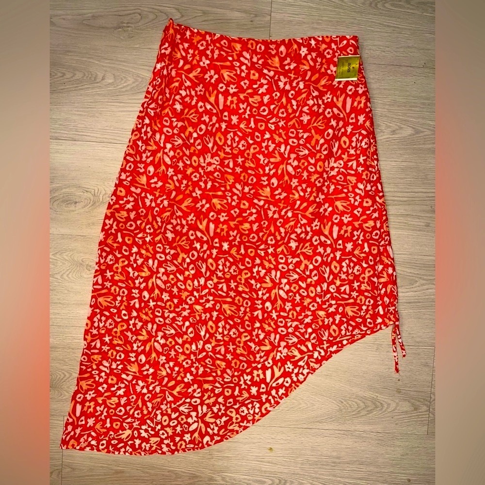 NWT IML RED Floral Asymmetrical Skirt Size Large‎